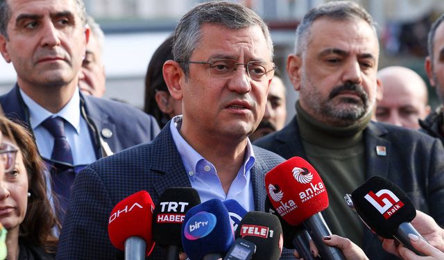 CHP Genel Başkanı Özel İzmir'de halka seslendi