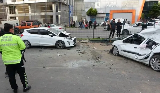 Antalya'da trafik kazası: İki kişi yaşamını yitirdi