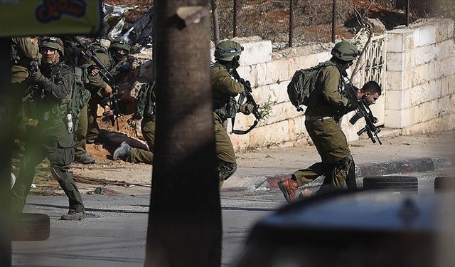 Batı Şeria'da baskın düzenleyen İsrail güçleri, 2 Filistinliyi yaraladı