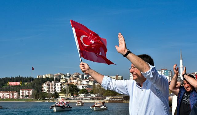 Muharrem Erkek, Çanakkale’de seçimi kazandığını duyurdu