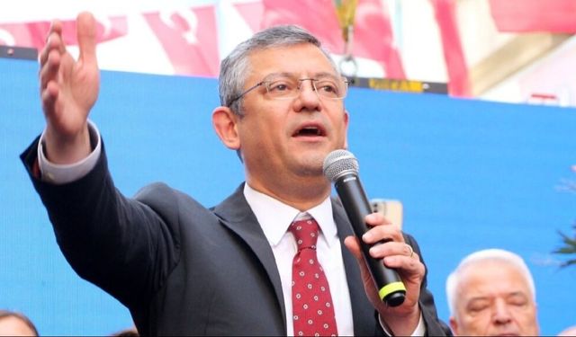 CHP Genel Başkanı Özgür Özel atama bekleyen öğretmenleri sandığa çağırdı