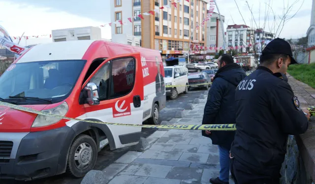 Yeniden Refah Partisi seçim aracına silahlı saldırı