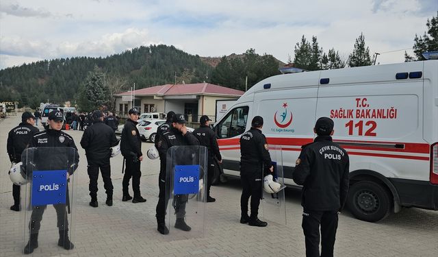 Siirt'te muhtarlık kavgası: 1'i polis 8 yaralı