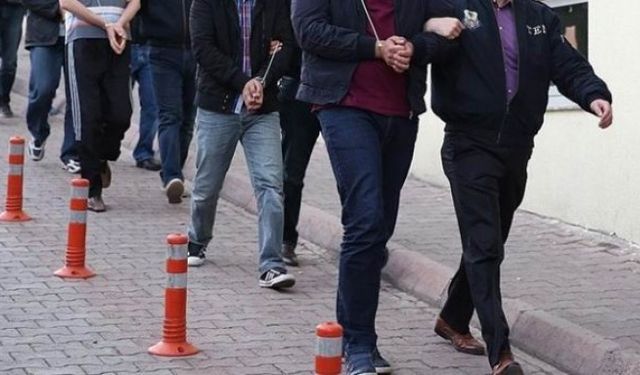 Mersin'de ev baskınları 5 kişi gözaltına alındı