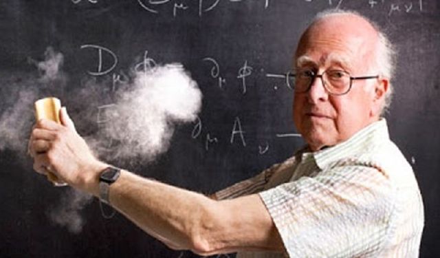 Nobel ödüllü fizikçi Peter Higgs hayatını kaybetti