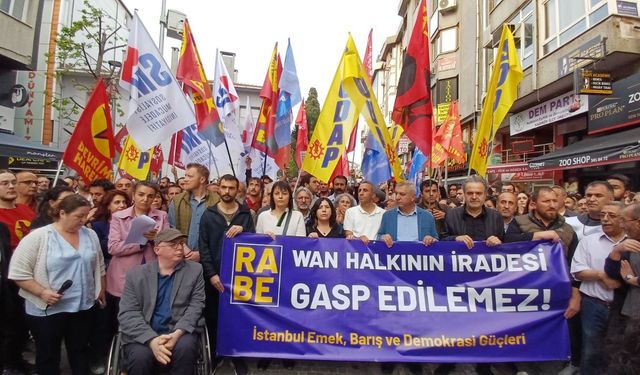 Van halkının iradesinin gasp edilmesi Kadıköy'de protesto edildi