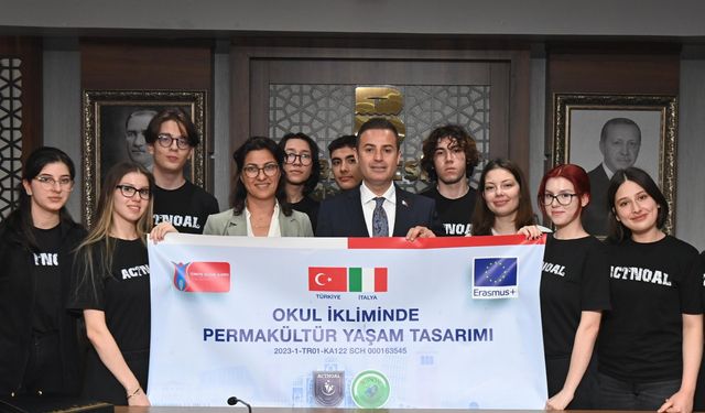Ahmet Akın'dan, gençlerin gelecek projelerine tam destek