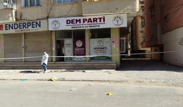 Birecik'te DEM Parti ilçe binasına silahlı saldırı düzenlendi