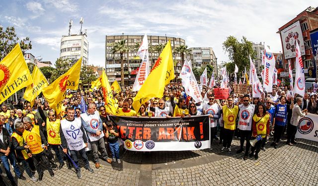 Eğitim emekçileri Edremit'te şiddete karşı seslerini yükseltti: Artık yeter, can korkusuyla çalışmak istemiyoruz!