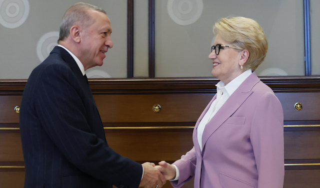 Meral Akşener'den İYİ Parti'ye yazı:  "Fotoğraflarımı parti binalarından indirin"