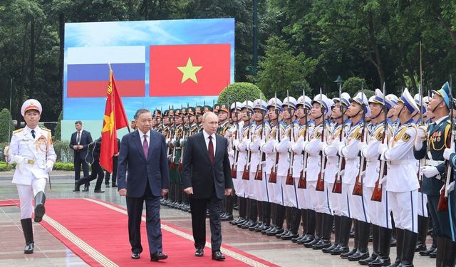 Putin ile Vietnam Devlet Başkanı To Lam, Hanoi'de bir araya geldi