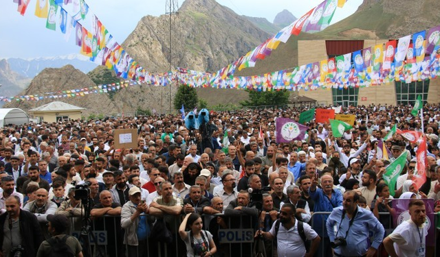 Hakkari'de kayyıma karşı miting: Bu politika kaybetmeye mahkumdur