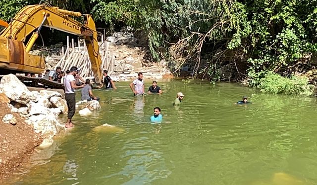 Öğrencileri taşıyan otobüs nehre düştü: 6 ölü