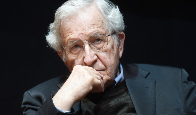 Noam Chomsky, tedavi gördüğü hastaneden taburcu edildi