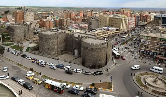 Diyarbakır’da büyük vurgun: MEB 10 müfettiş görevlendirdi