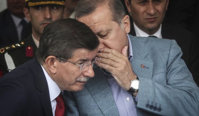 Ahmet Davutoğlu eski partisine mi dönüyor?