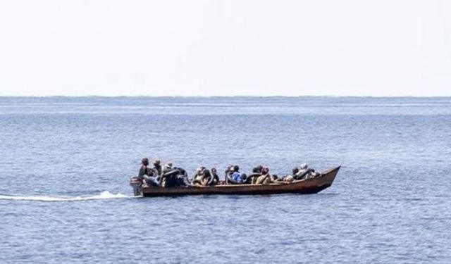 Moritanya açıklarında göçmenleri taşıyan teknenin alabora olması sonucu 25 kişi öldü