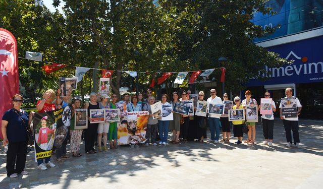 HAKDEM’den sahipsiz sokak hayvanları yasa düzenlemesine tepki eylemi