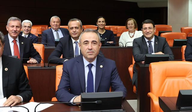 TBMM’de “merkez sağ” grubu geliyor: 5 partiden vekiller yeni parti kuruyor