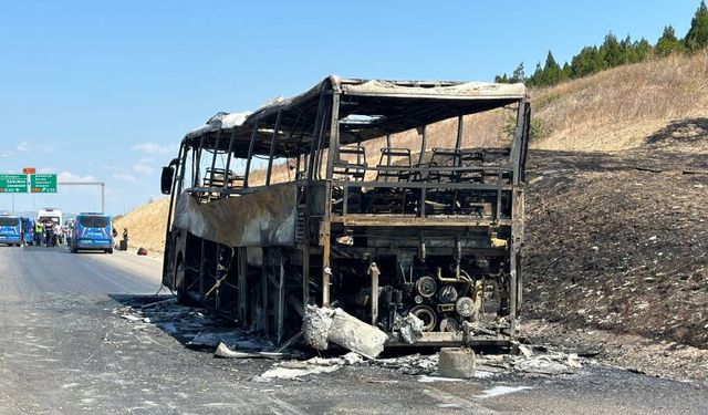 Bursa'da seyir halindeki otobüs yandı