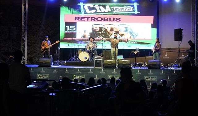 Retrobüs, Çim Konserleri’nde eğlenceyi doruğa çıkardı