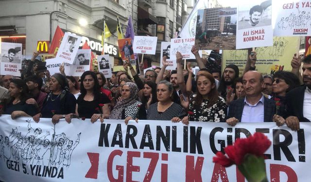 Gezi anmasında gözaltına alınanlardan 82 kişi serbest bırakıldı