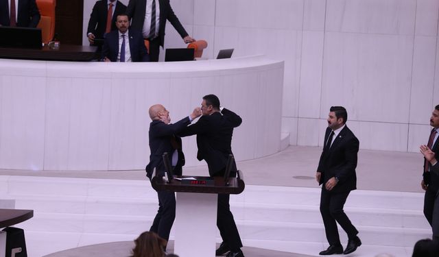 TBMM’de saldırı: AKP’li Alpay Özalan, Ahmet Şık'a yumruk attı, Koçyiğit'in kaşı yarıldı