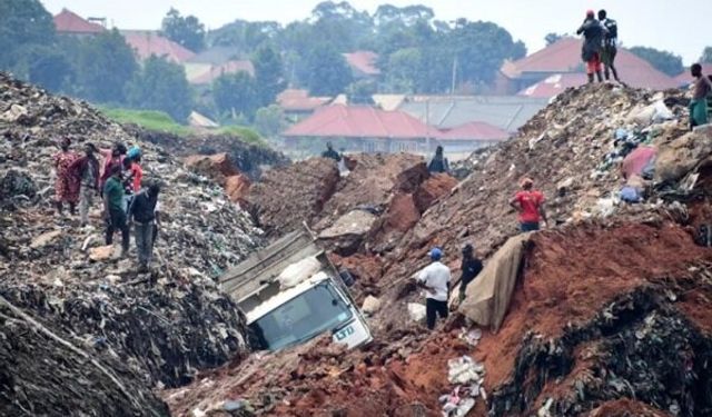 Uganda'daki çöp toplama alanının çökmesi sonucu ölenlerin sayısı 21'e yükseldi