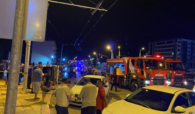 Malatya'da işçi servisiyle otomobil çarpıştı, 1 ölü, 14 yaralı