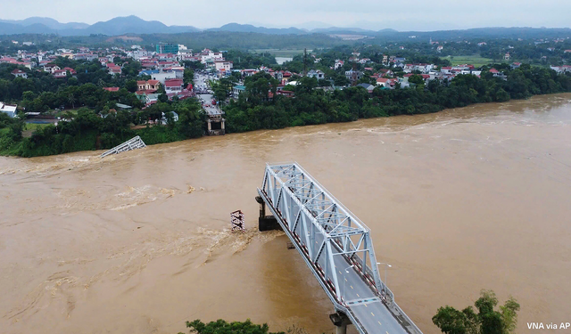 Vietnam'ı vuran Yagi Tayfunu'nda ölenlerin sayısı 233'e yükseldi