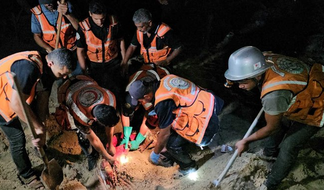 İsrail ordusu, Gazze'de yerinden edilenlerin çadırlarına saldırı düzenledi: En az 40 kişi öldü