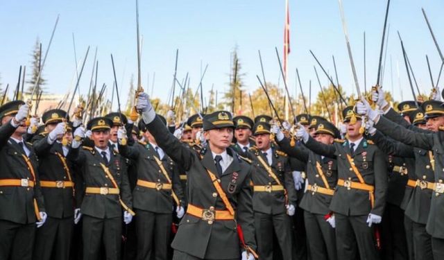 “Mustafa Kemal’in askerleriyiz” sloganı atan teğmenlerin ifadesinin alındığı iddia edildi