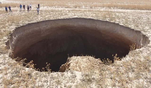 Konya'da 100 metre çapında yeni obruk oluştu