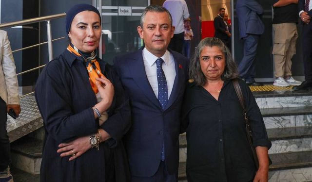 CHP lideri Özel, farklı kesimlerden mağdur ailelerle buluştu