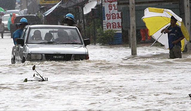 Tayland'da muson yağmurlarının neden olduğu seller 36 binden fazla haneyi sular altında bıraktı