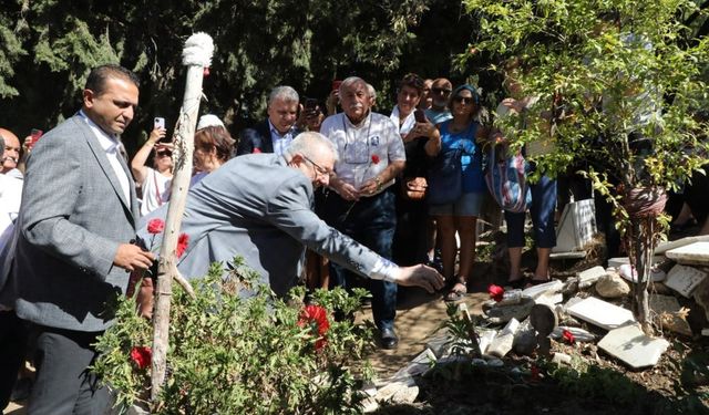 Oyuncu Tuncel Kurtiz vefatının 11. yılında anıldı