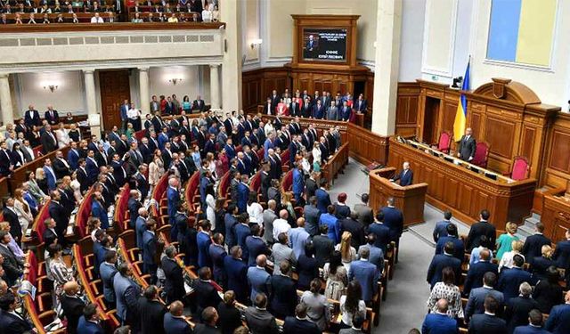 Ukrayna'da 3 bakan istifa mektuplarını parlamentoya sundu