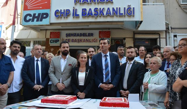 CHP Manisa'da 101. yılını kutladı