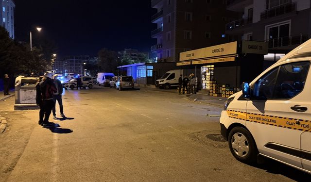 İzmir'de silahlı kavgada yaralanan polis memuru hayatını kaybetti