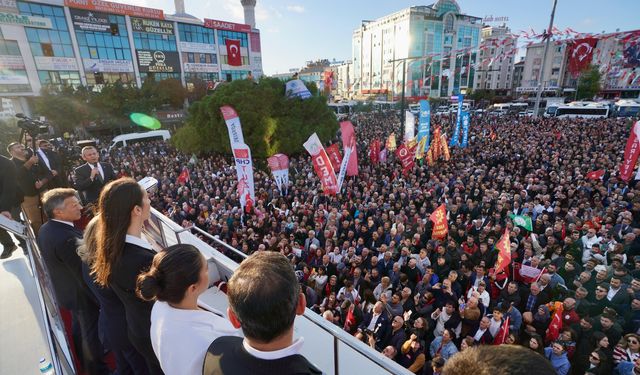 CHP kayyıma karşı Esenyurt meydanında