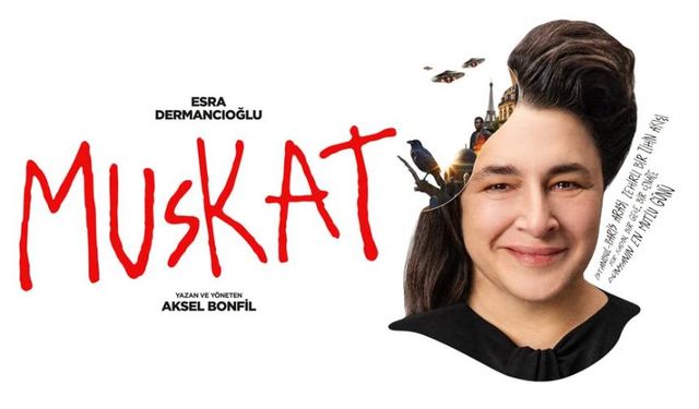 Esra Dermancıoğlu'nun tek kişilik performansı "Muskat" perdelerini açıyor