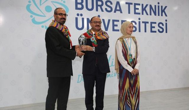 Gümüşhane Üniversitesi Öğretim Üyesi Prof. Dr. Necati Çelik'e ödül