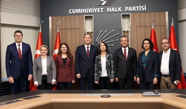 DEM Parti ile CHP Genel Başkanı Özgür Özel’in görüşmesi başladı