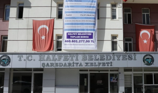 Halfeti Belediyesi önünde kayyım tepkisi: Biz kazanacağız