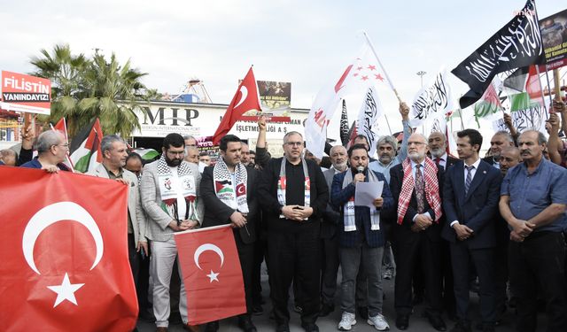 Mersin Limanı önünden AK Parti iktidarına çağrı: "Gazze’ye insani yardımı TSK götürsün"