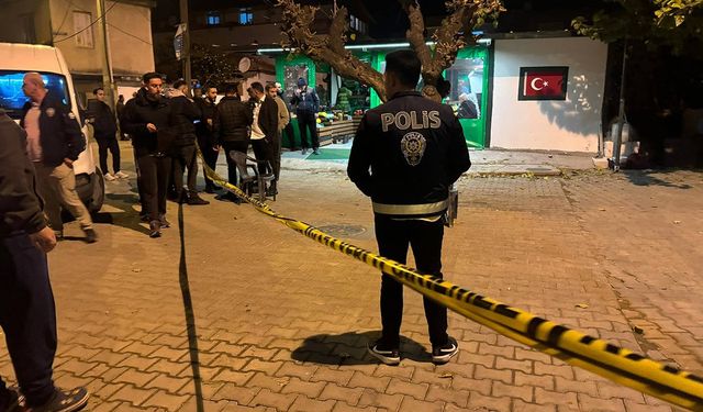 İzmir Seferihisar'da polise silahlı saldırı: 2'si ağır 3 polis yaralandı