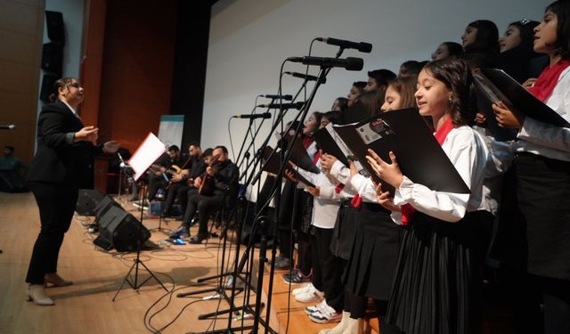 Adıyaman Belediyesi Çocuk Korosu’ndan Dünya Çocuk Hakları Günü’nde ilk konser