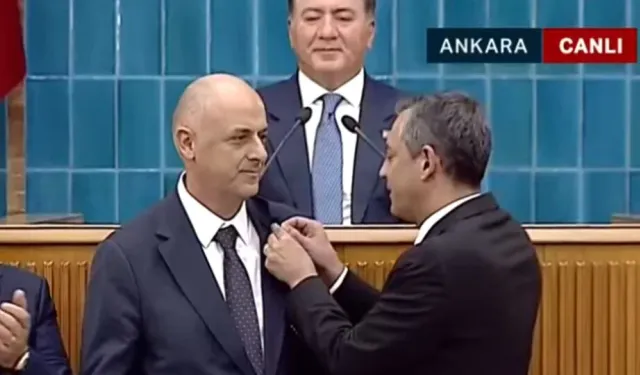 İYİ Partiden istifa eden Ümit Özlale, CHP'ye katıldı