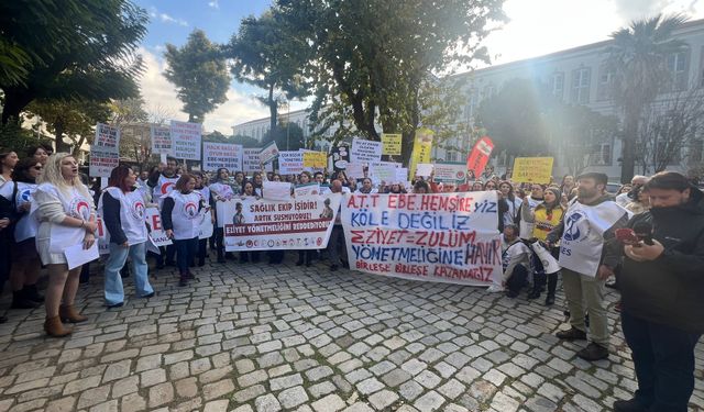 İzmir'de sağlık emekçilerinden yönetmelik tepkisi: Yoksulluk sınırı altında kalan bir ödemeyi hak etmiyoruz