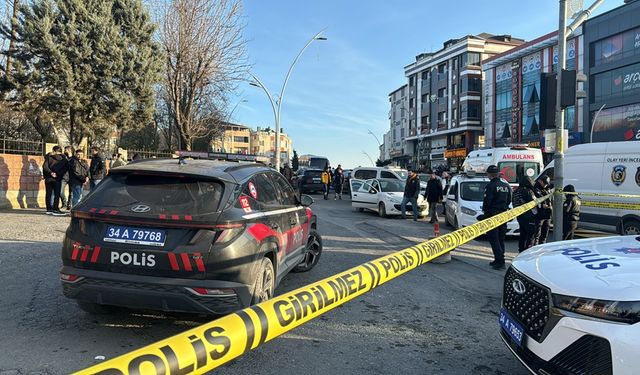 Sultangazi'de polis ekipleri tarafından durdurulan araçta kadın cesedi bulundu